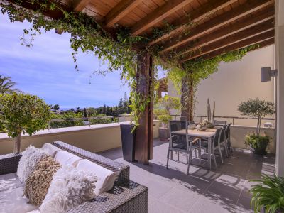 Stunning apartment with sea views in Imara