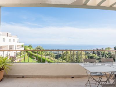 Fantastische Wohnung mit Meerblick in Altos de Los Monteros Marbella