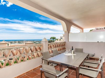 Moderne Wohnung mit wunderschönem Meerblick in Wohnanlage, Benahavís