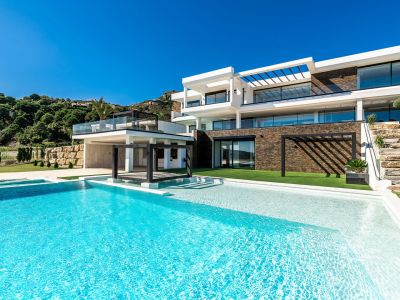 Great contemporary villa with panoramic views