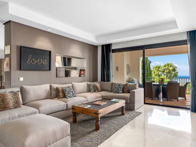 Luxury Spacious Apartment with Sea Views