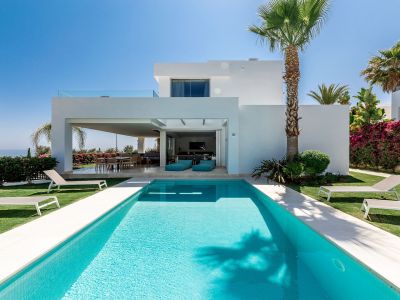 Moderne Designervilla mit Panoramablick über das Meer in La Finca de Rio Real Marbella