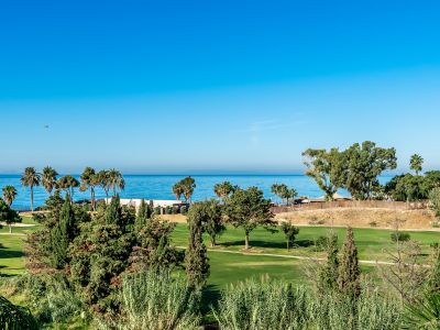 Luxuspenthaus am Strand mit Meer- und Golfblick