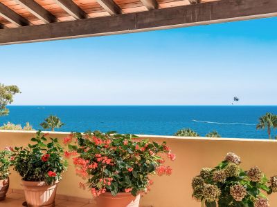 Exclusive penthouse absolute frontline in Río Real Playa Marbella