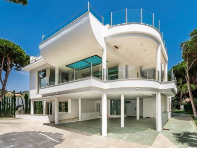 Villa mit pool auf dem Dach, 100 m vom Strand
