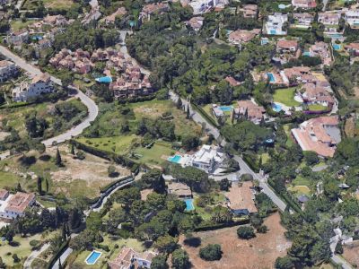 Plot with sea views and villa project approved
