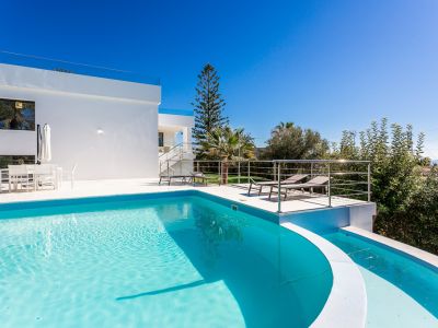 Contemporary Villa in Nueva Andalucía