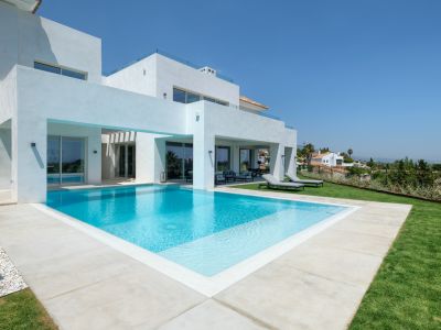 Villa contemporánea con vistas panorámicas al mar en El Paraiso