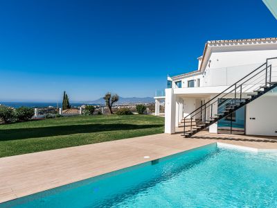Villa con impresionantes vistas panorámicas en El Rosario Marbella