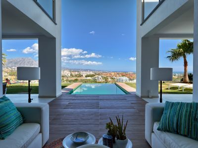 Contemporary frontline golf villa, La Alqueria