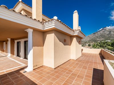 Duplex Apartment at spectacular price, Marbella