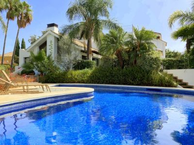 Stylish villa in the gated urbanisation of El Rosario Marbella