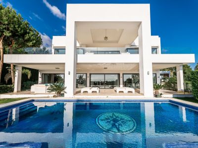 Newly built villa in Sierra Blanca with sea views