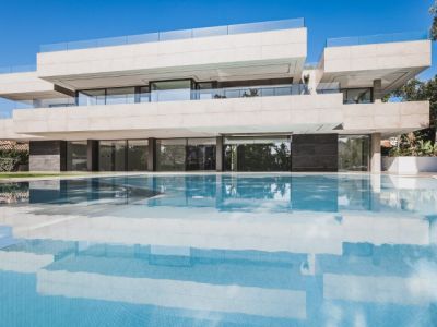 Spektakuläre Designervilla, Guadalmina Baja