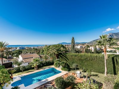 Villa à vendre dans Rio Real, Marbella Est