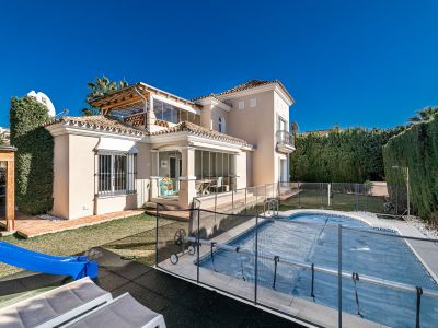 Villa à vendre dans Bahia de Marbella, Marbella Est