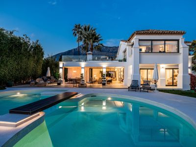 Villa Contemporánea de Estilo Ibicenco en Nagueles