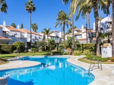 Renovated townhouse in frontline beach complex in Bahia de Marbella