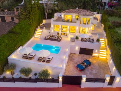 Newly finished elegant Villa, conveniently located in Nueva Andalucia