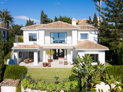 Villa moderna con vistas al mar en Los Monteros Marbella