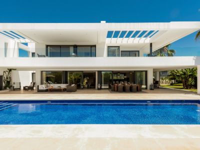 Altos de Puente Romano Contemporary Living