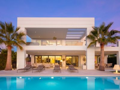 Modern luxury villa within a secure gated community, Nueva Andalucia Golf Valley