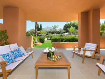 Atemberaubendes Neubauerdgeschossapartment mit Südausrichtung, Alminar de Marbella