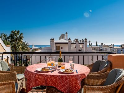 Reihenhaus mit Meerblick in Strandnähe in Bahia de Marbella