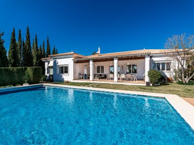 Villa en una planta con vistas al golf, El Paraíso Alto