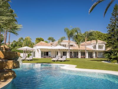 Frontline beach villa in Los Monteros