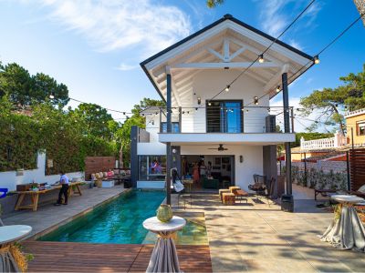 Modern house close to the beach in Marbesa