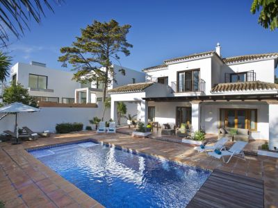 Modern house close to the beach in Marbesa