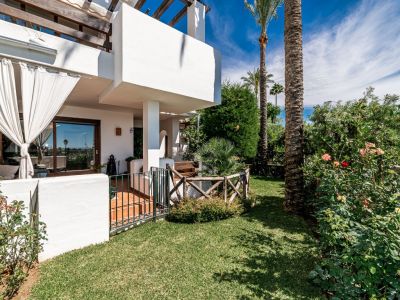 Townhouse with sea views in gated urbanisation, Mirador del Paraiso