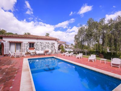 Villa pour le loyer à long terme dans Aloha, Nueva Andalucia