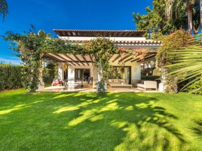 Villa Moderna en Las Lomas de Marbella Club