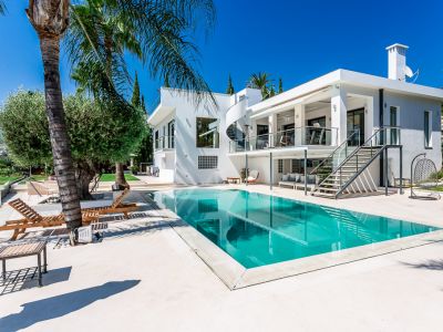 Zeitgenössische Villa direkt am Golfplatz, Nueva Andalucía