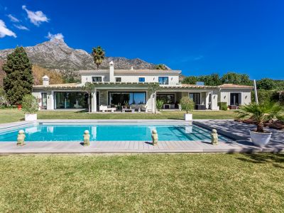 Zeitgenössische Villa in Marbella Hill Club