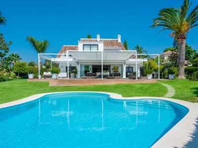 Marbella, Villa exclusiva en venta con vistas al mar en El Rosario