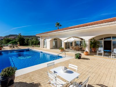 Villa de golf de première ligne avec vue panoramique sur la Méditerranée, La Alquería.