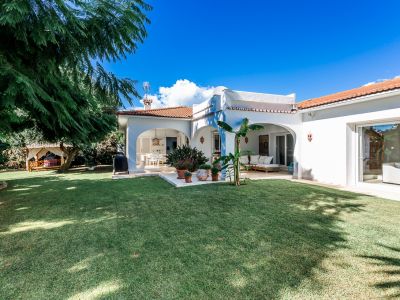 Marbella, Fantastic villa 200 meters from the beach in Los Monteros