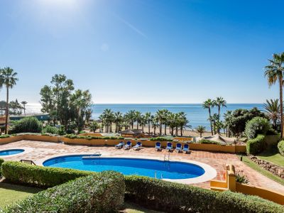 Spacious apartment in frontline beach complex in Rio Real Playa Marbella