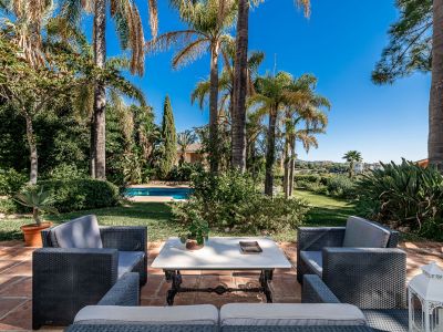 Excepcional villa mediterránea junto al campo de golf de Río Real en Marbella