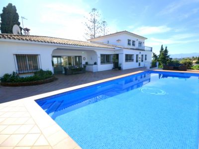 Marbella, Villa for sale in El Rosario with panoramic views to Africa