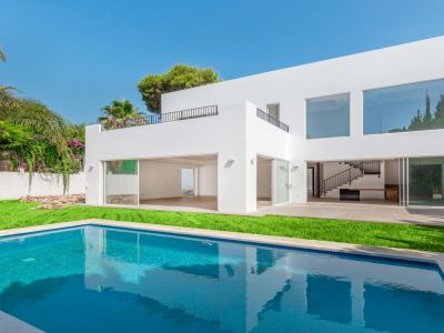 Moderne neugebaute Villa in Los Monteros Playa, Marbella
