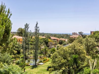 Apartment with sea views in Elviria, Marbella East
