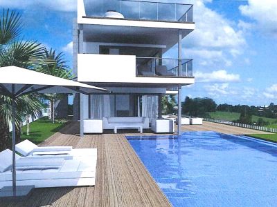 Beachside plot with project for modern villa in Los Monteros