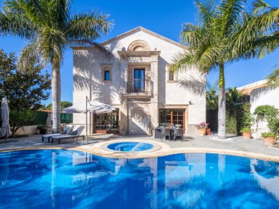 Exceptional villa for sale in Los Monteros Playa Marbella