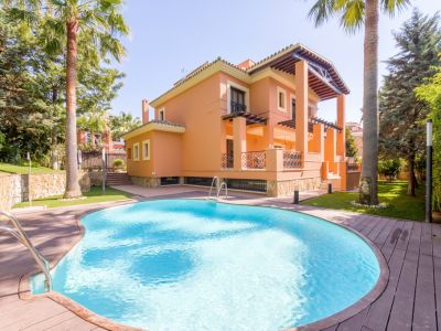 Villa familiar a 150 metros de la playa en Reserva de Los Monteros Marbella