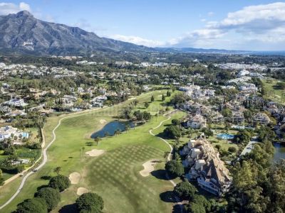 Duplex en Country Club Las Brisas, Marbella