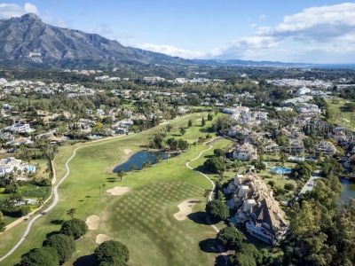 Duplex en Country Club Las Brisas, Marbella